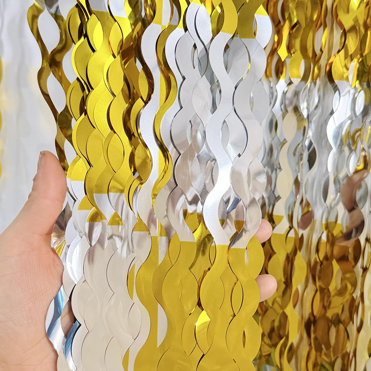 Metallic Tinsel Fringe Backdrop Curtain for Party Events